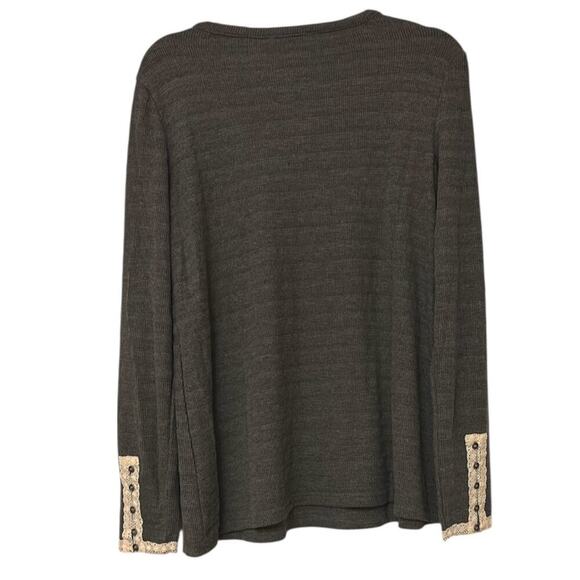 Doe & Rae Gray Long Sleeve Cut Out Top 🩶Size M 🩶 NWT - Picture 4 of 9